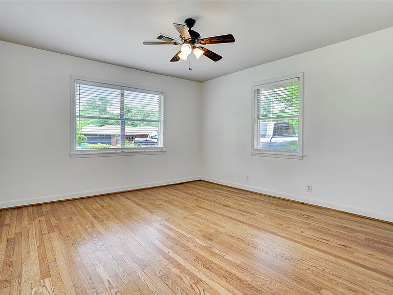 9829 Larston St — Photo 15
