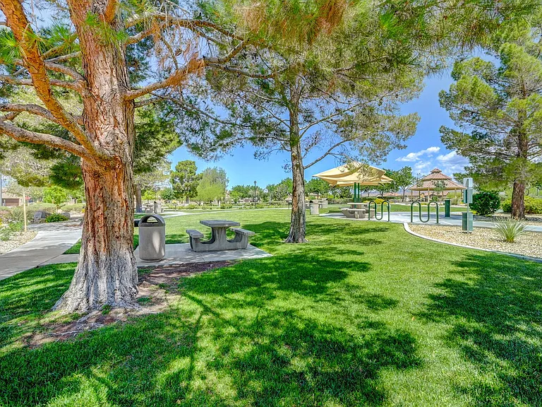 4421 Desert Home Ave — Photo 47