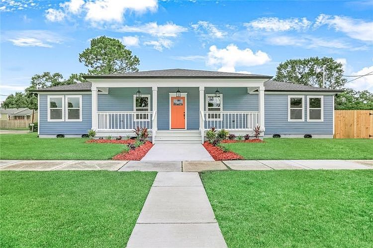 1st image of 50 W Chalmette Cir