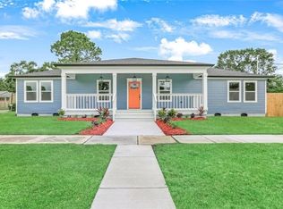 50 W Chalmette Cir, Chalmette, LA 70043