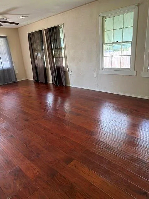 2 bed, 2.0 bath, 976 sqft, $1,425 — Photo 3