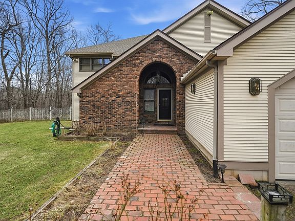 5th image of 458 Montgomery Rd