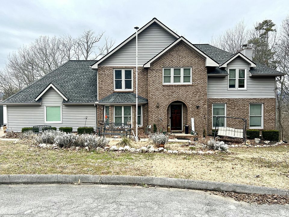 1st image of 227 N Brent Dr