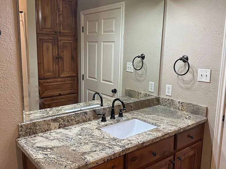 4413 Hearst Ct — Photo 32
