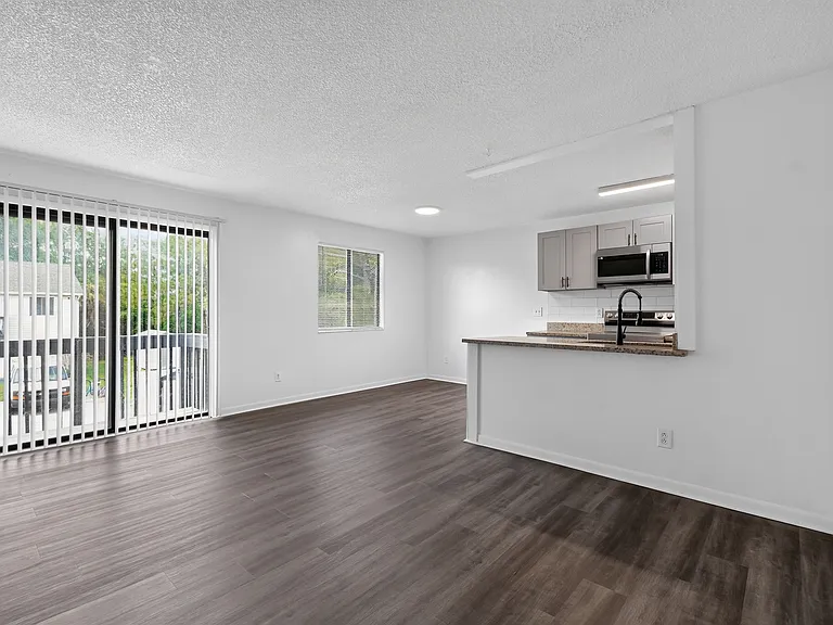 451 Mercury Ave SE #201 — Photo 7