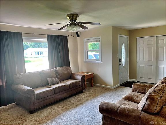 2nd image of 270 Janet Ave
