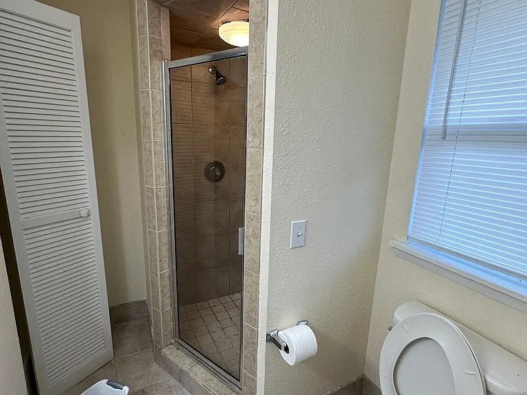 Hallway to the bedrooms