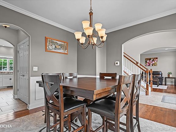 3rd image of 25625 W Sunnymere Dr