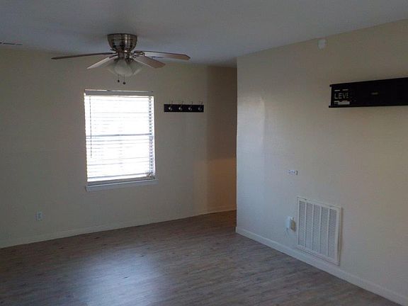 3rd image of 701 Brentwood St #B