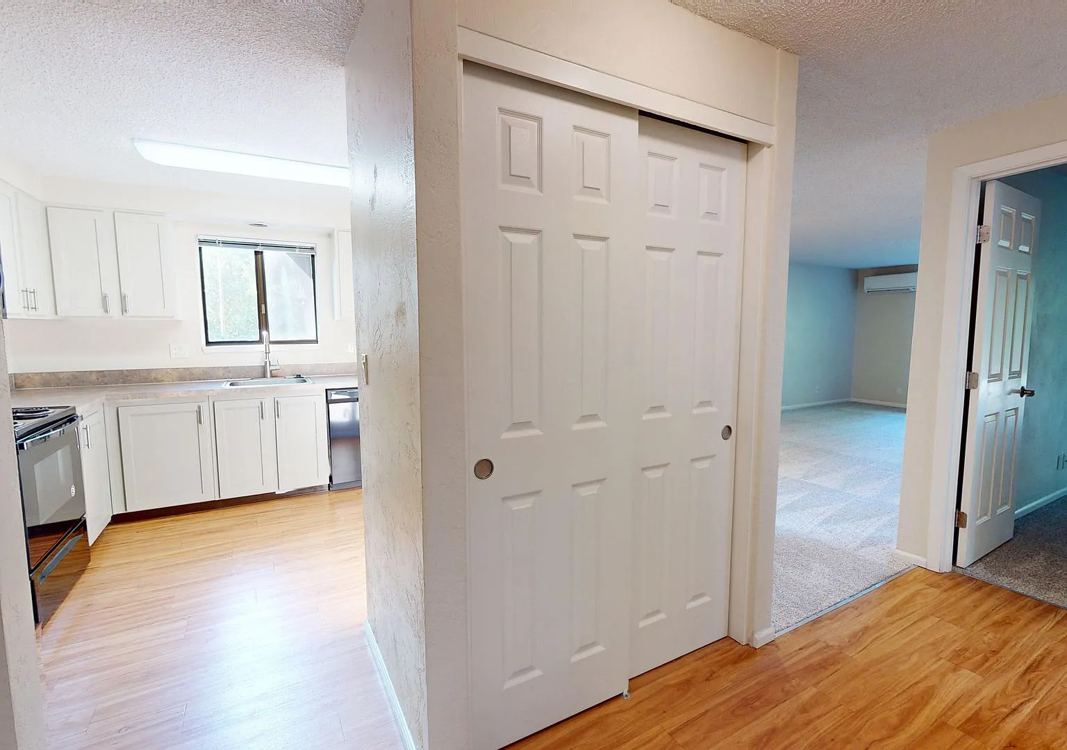 Kentfield Townhomes I & II — Photo 4