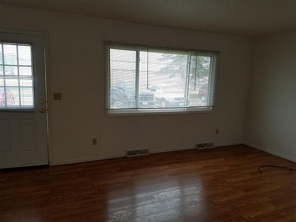 2nd image of 2421 Royal Dr