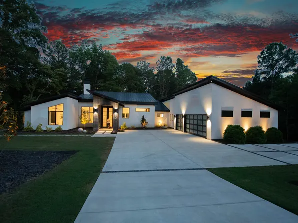 100 Sky View Ct, Newnan, GA 30265