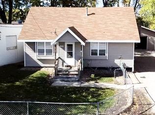 1337 Thrush St, Green Bay, WI 54303