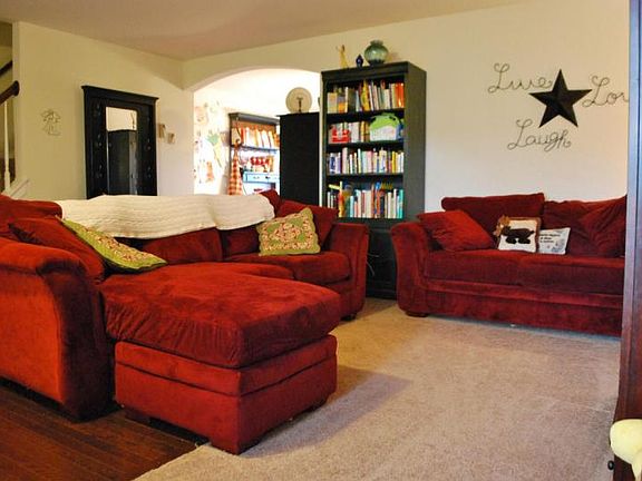 2nd image of 144 Nicole St