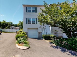 11 Sand St, Pt Chester, NY 10573