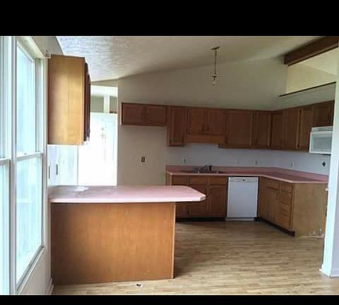 4th image of 1961 W Green St