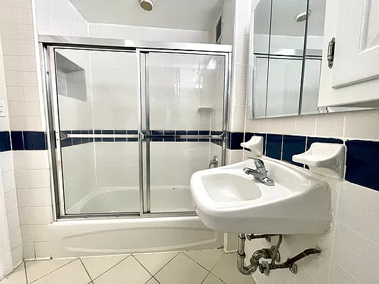 Rented by Compass | media 14