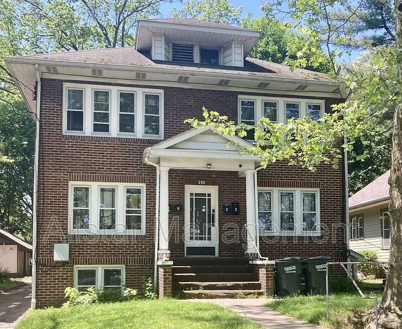 598 Blaine Ave #5