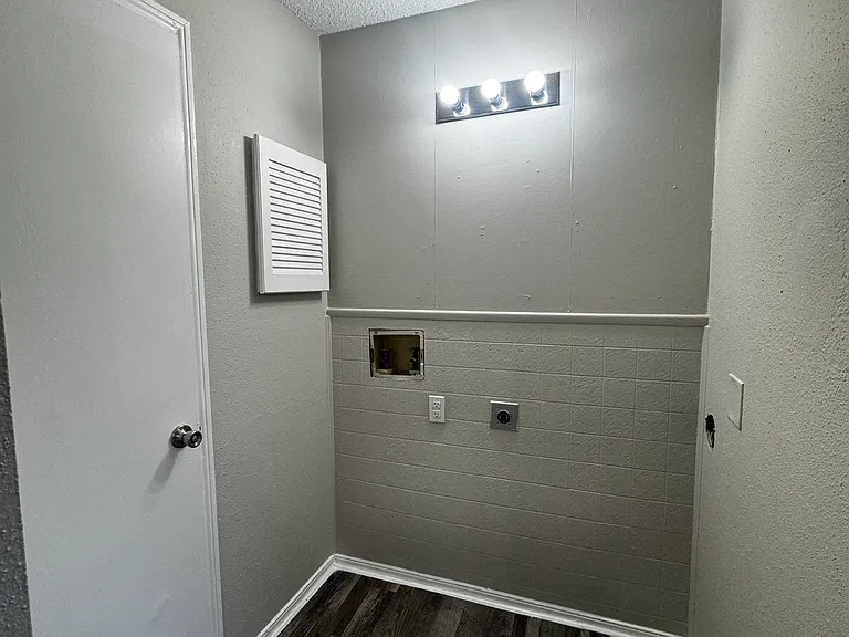 Townhouse West — Photo 35