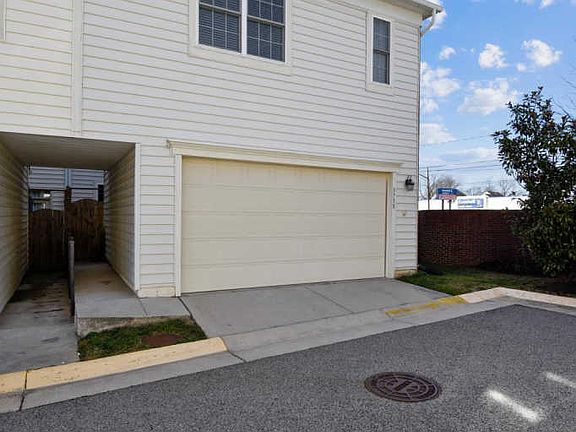 3rd image of 3738 Mary Evelyn Way