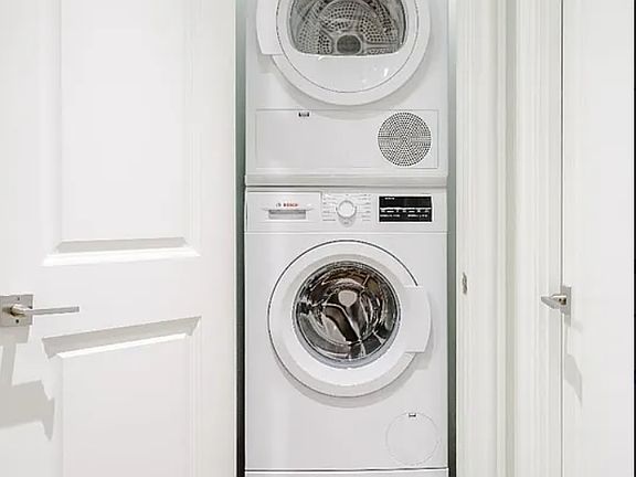 5th image of 344 W 72nd St APT 5