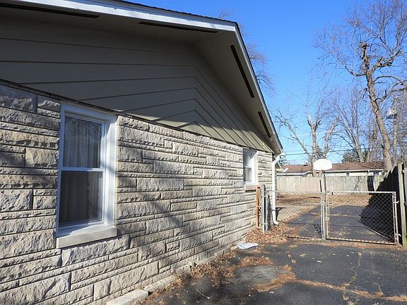2nd image of 2216 Greengold St