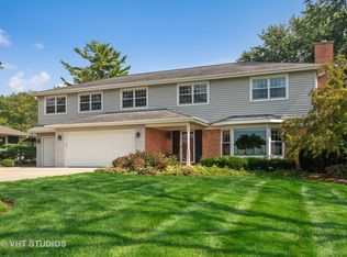 737 Cumnor Ave, Barrington, IL 60010