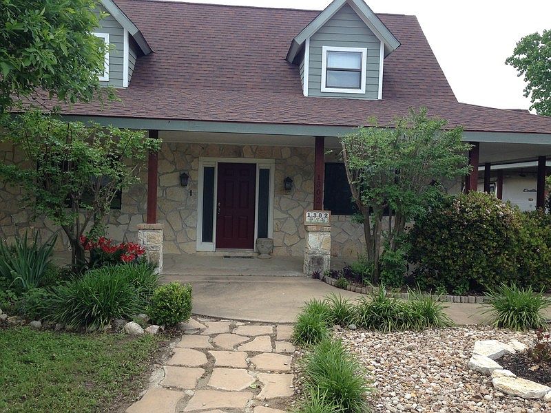 1st image of 1302 Sunset Dr