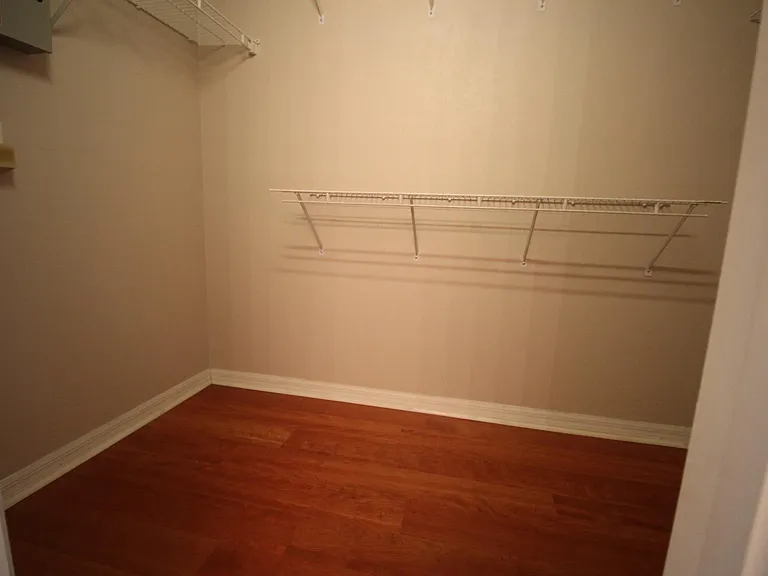 S7713-11 - Master Walk in Closet