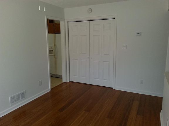 3rd image of 496 Plymouth Ln