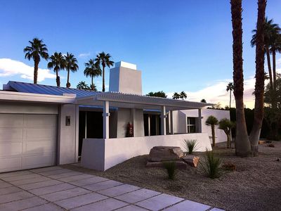 2210 E Calle Papagayo, Palm Springs, CA, 92262