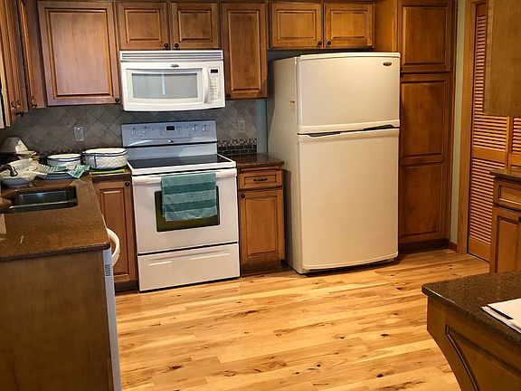 5th image of 501 Mission Hills Dr
