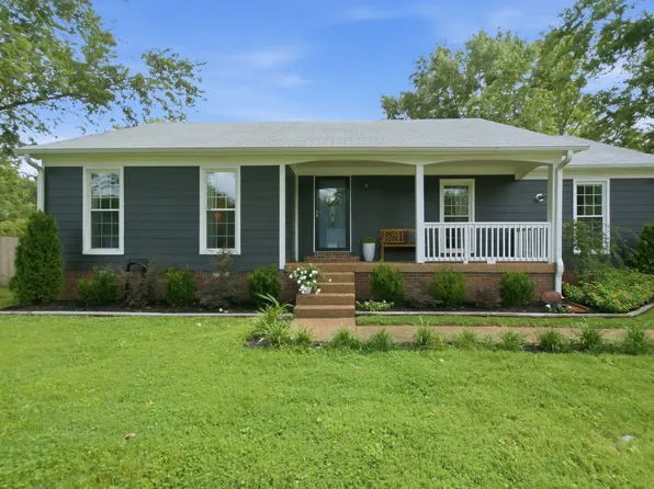 956 Harpeth Bend Dr, Nashville, TN 37221