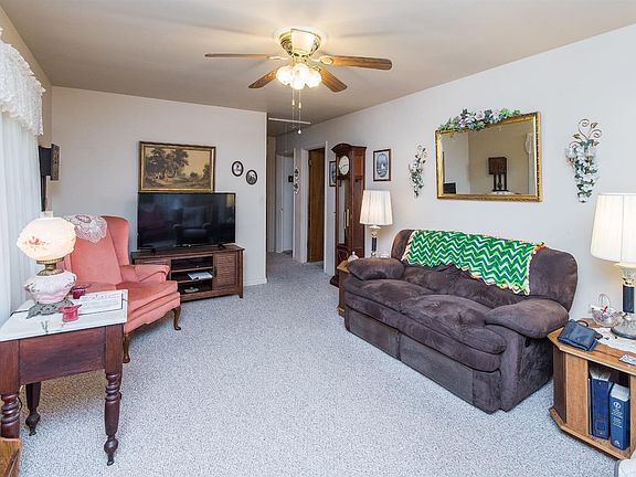 4th image of 2826 Southview Dr