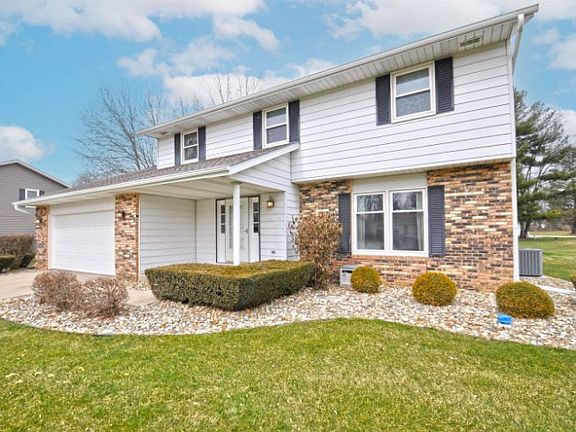 2nd image of 16339 Baywood Ln