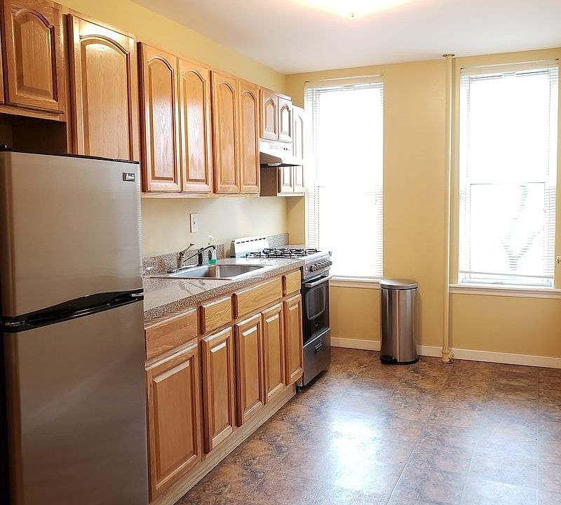 1st image of 3262 48th St APT 1R