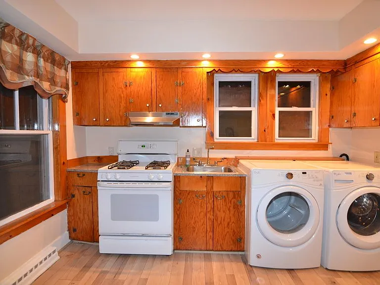 12 Wentworth St #1 — Photo 1