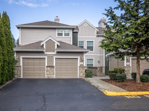 Summerwalk at Klahanie