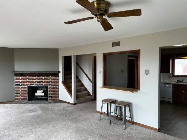 8 Linden Cir, Jefferson, WI 53549