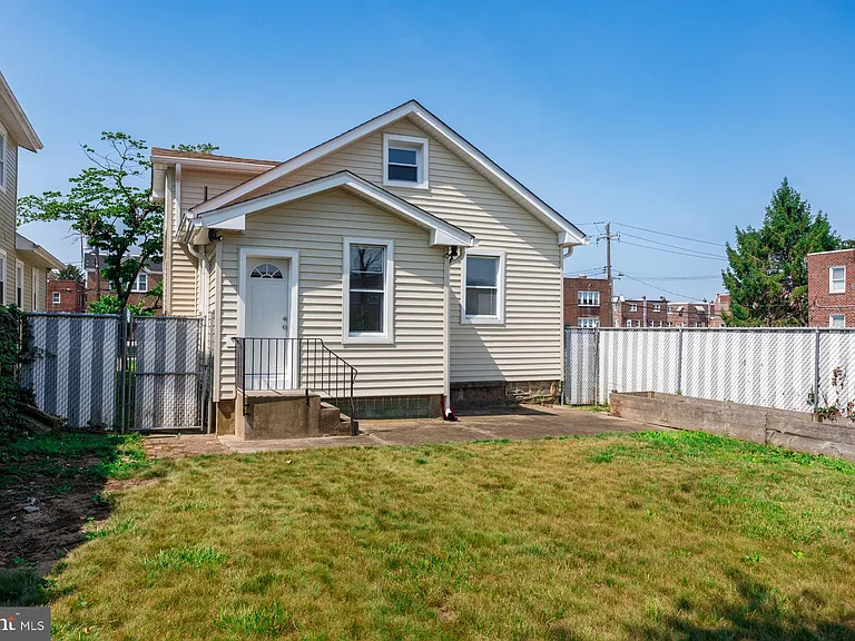 1213 Friendship St — Photo 28
