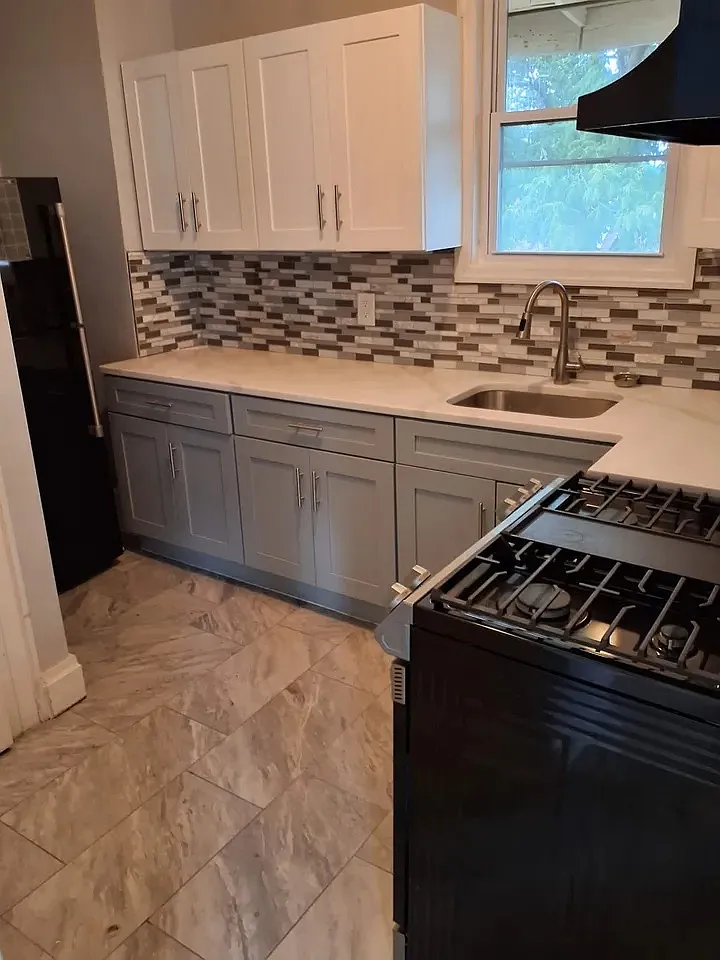 3 bed, $1,900 — Photo 2