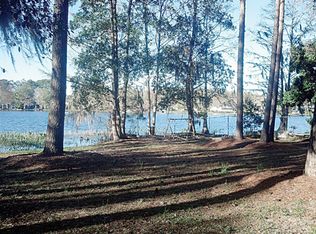144 Lake Edge Trl, Interlachen, FL 32148