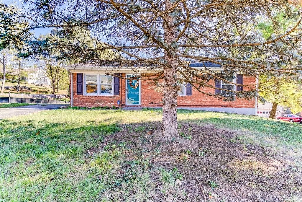 818 N Mill Rd, Salem, VA 24153 Zillow