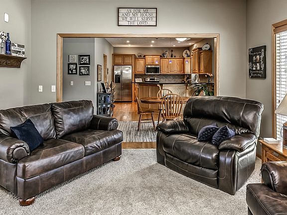 4th image of 1101 Clearwater Dr