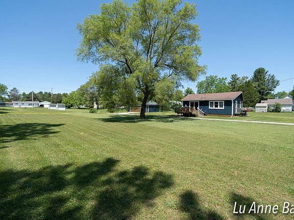4th image of 420 Willow St