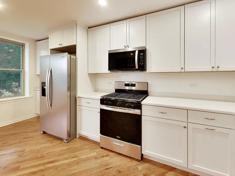 1301 N Oakley Blvd #2B — Photo 5