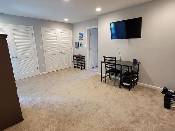 Bonus room
could be utilized as office, playroom, or gym.