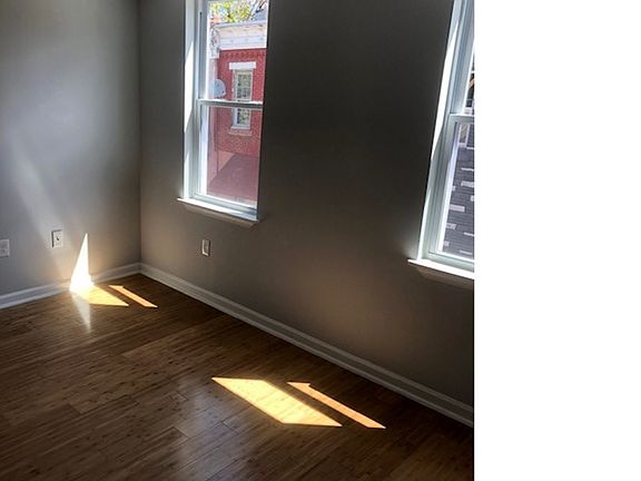 4th image of 2312 N Beechwood St