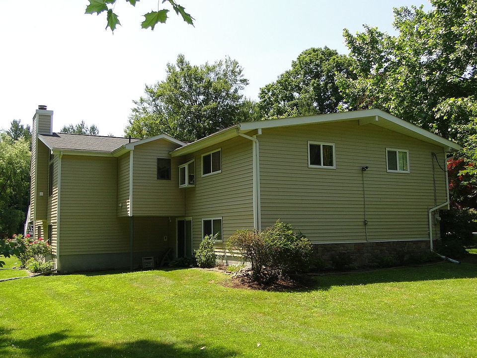 2nd image of 16 Robin Hood Rd