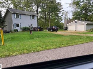 3085 Ojibway Trl, Harrison, MI 48625